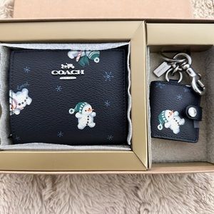 NEW COACH - Boxed Snap Wallet And Picture Frame Charm With Snowman Print